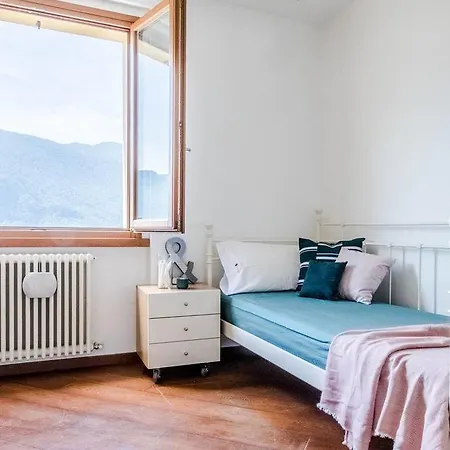Hintown A Mandello Del Lario فيلة اباديا لاريانا