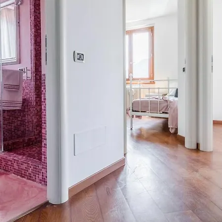 Hintown A Mandello Del Lario اباديا لاريانا