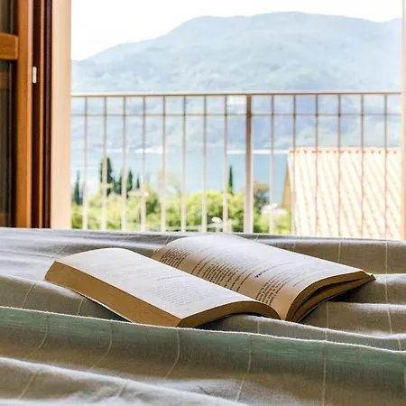 Hintown A Mandello Del Lario فيلة *