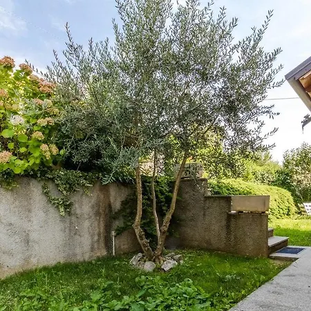 فيلة Hintown A Mandello Del Lario